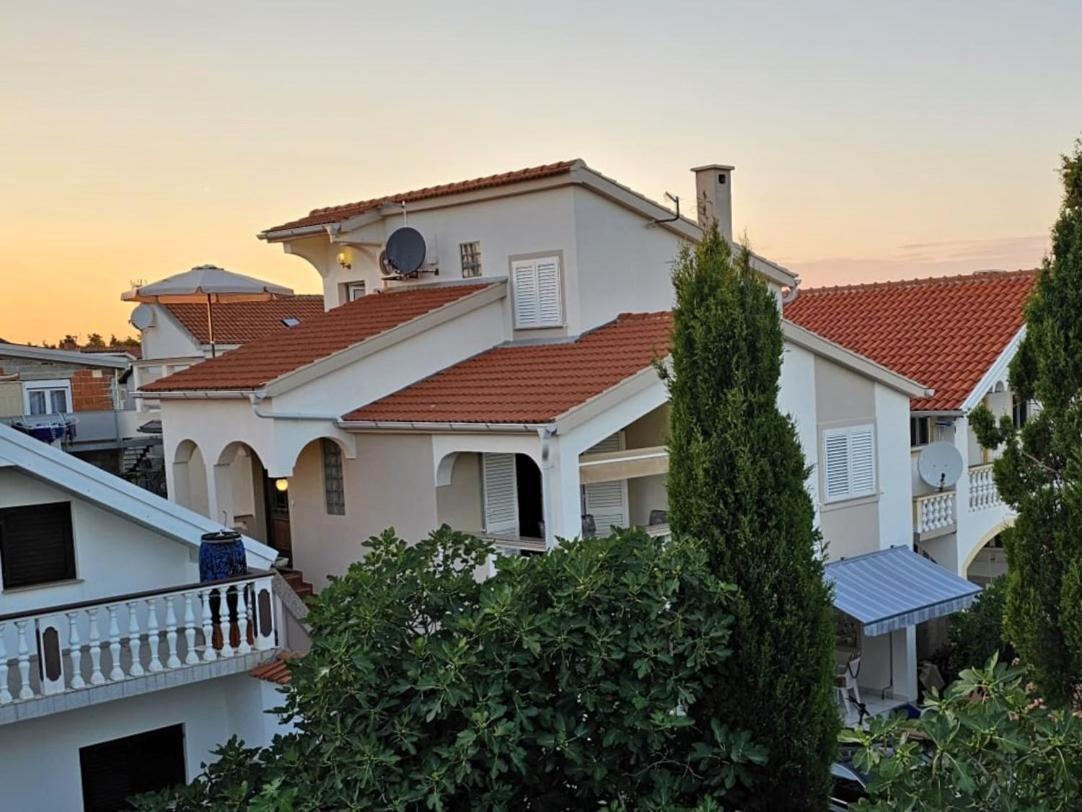 Apartmani Juric Vir Exterior foto