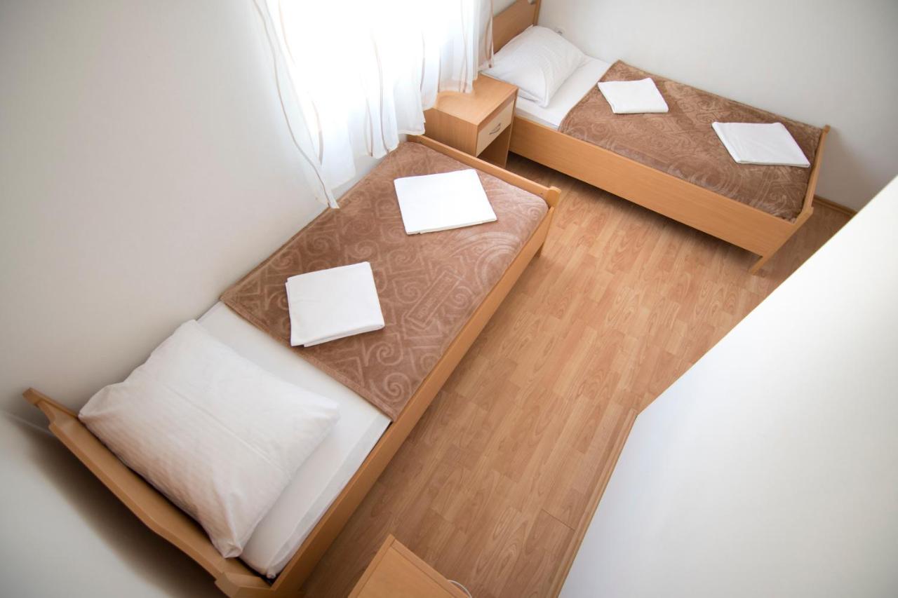 Apartmani Juric Vir Exterior foto