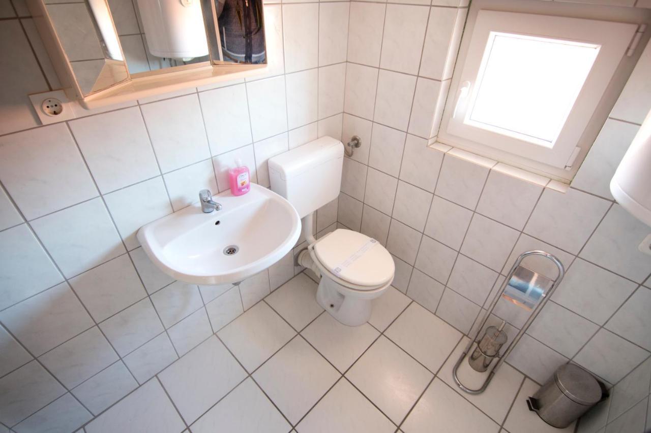 Apartmani Juric Vir Exterior foto