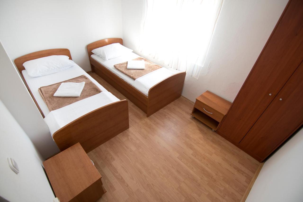 Apartmani Juric Vir Exterior foto